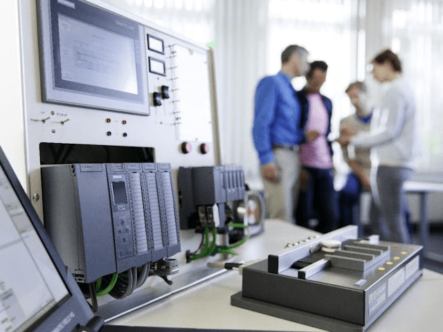 5acbe228722012e8bde0a865368852a332856422-simatic-s1500-09592_large