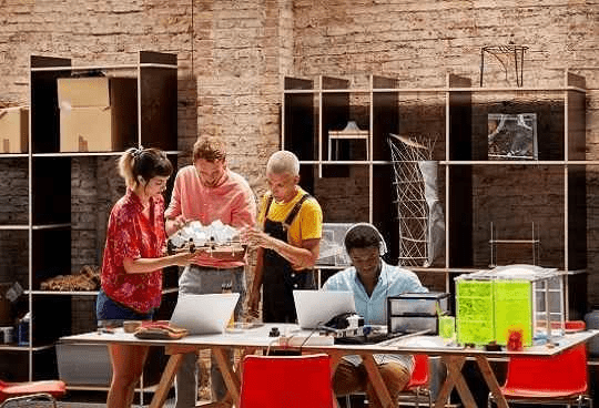 Group-developing-a-product-Accenture-Siemens-marketplace-2-original